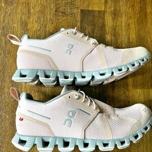 On Cloud waterproof women’s running shoe